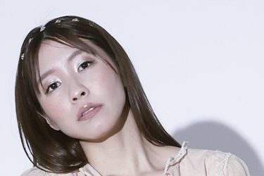 夏来唯、妖艶こんもり豊満バスト