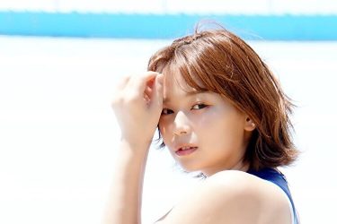 和地つかさ、ハイレグから飛び出すぷにっとボディ