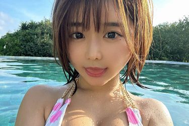 藤田もも、ガツンとくる海中バストアップ