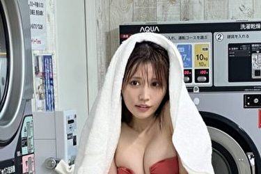 小日向ゆか、大人の色香漂うシャボンボディ