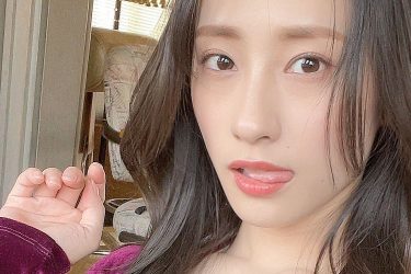 【澄田綾乃】ペロリと美胸