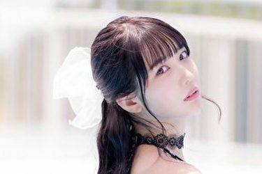 天羽希純、キュートな水着のプリぷりボディ