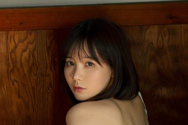 けんけん、浴衣はだけ美女のエモいショット3連発