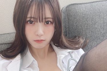 紅羽りお、美人女医の丸見えご褒美