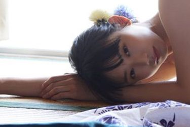 相沢菜々子の「ザワイズム」四つん這い