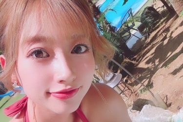 大貫彩香、こんもりバストの夏水着3連発