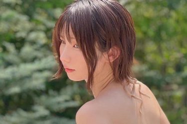 えなこ、ピチプリなバックショット