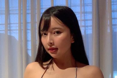 橋本ひかりの「SSR確定ガチャビキニ」