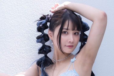 赤羽もも、涼しげで色っぽいランジェリーカット