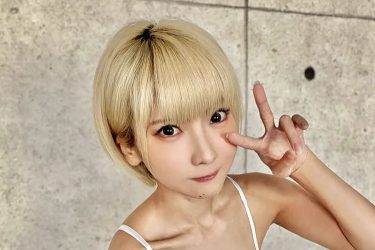 火将ロシエル、純白ビキニの二次元ボディ