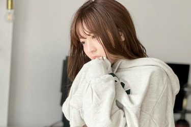 竹内星菜、白パンで衝撃くびれボディ