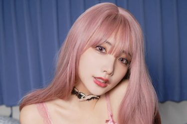 yunocy、むぎゅっと桃色ランジェリー