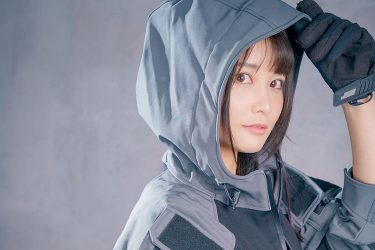 赤羽もも、ミリタリーで美ヒップ全開