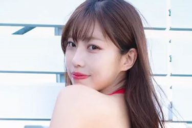 今田希、赤ビキニ美ヒップ