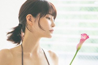 岸明日香、嘘みたいな神スタイル