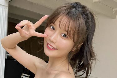 小日向ゆか、ピース&ポニテで美スタイル披露