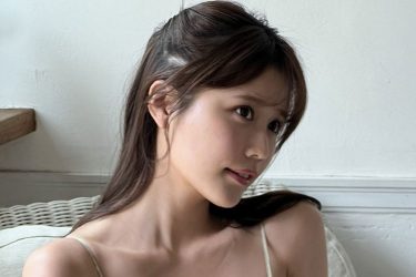 小日向ゆか、しとやかに脱ぎかけの美学