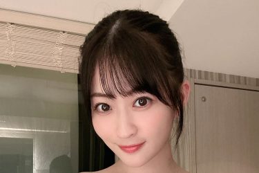 メイリ、手ブラでたわわ炸裂…マシュマロバスト