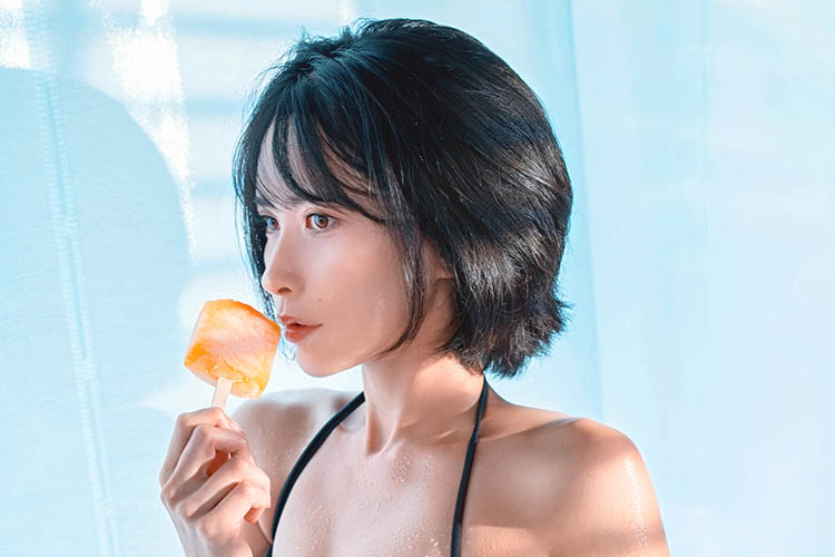 JILL、クール美女とアイスキャンディの画像1