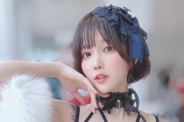 天川星夏、ランジェリー風衣装の美ボディ