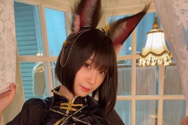 伊織もえ、獣耳で穴あきチャイナ