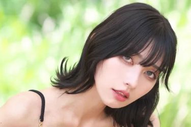 夏目まどか、黒ビキニの意味深ポスト