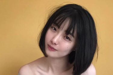 高砂ミドリ、透明感抜群のベッドショット