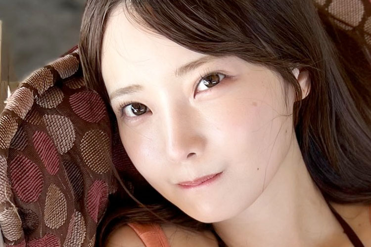 新谷姫加、恥じらって丸見えの画像1