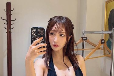 清水あいり、パンパンの艶テカバスト