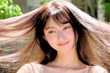 桑田彩、サラサラの美スタイル