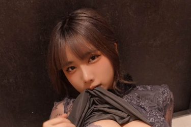 yunocy、玄関でドレス咥え…たわわの誘惑