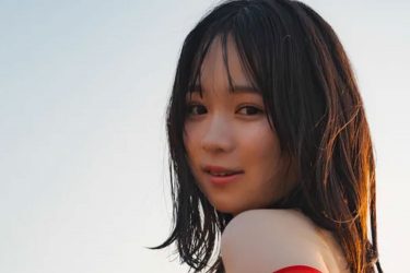 池本しおり、チラリの艶ヒップ