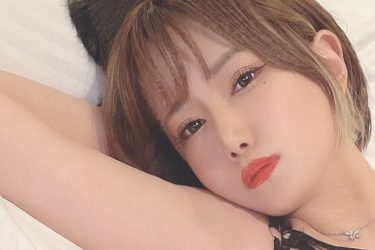 相良ましろ、誘惑の猫耳ランジェリー