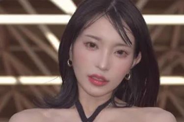 まいてぃ、黒変形ビキニで「ばんッッ!!」