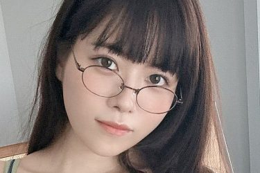 東雲うみ、寝起きの肉感グラマラス