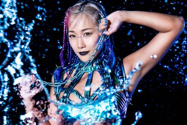 ウナギ・サヤカ1st写真集『極彩人』先行イメージカット公開