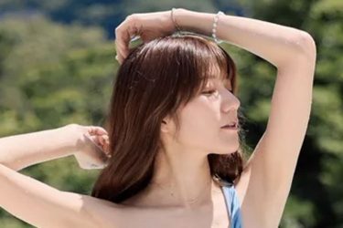 八反美咲、プールサイドに輝く美ボディ