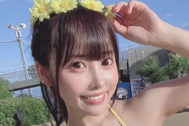 風愛ことり、キュートに極小三角ビキニ