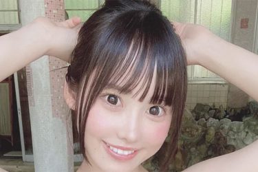 風愛ことり、キュートな眼帯ビキニガール