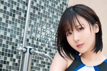 けんけん、スケ競泳水着のペタンコ開脚