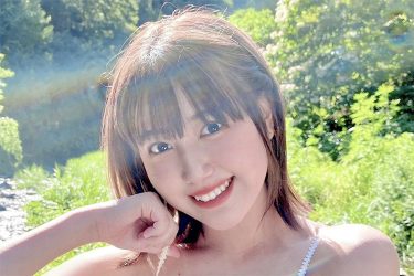 和泉芳怜、虹色に輝くバストアップ