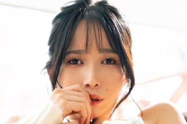 JILL、ローアングルの重量感バスト