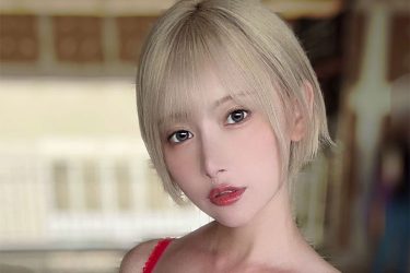 篠崎こころ、赤シースルーの妖艶な舞