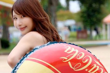 琴井ありさ、浮き輪から丸ヒップ