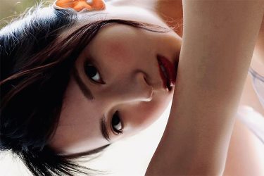 街山みほ、ゆるゆるシースルーで四つん這い