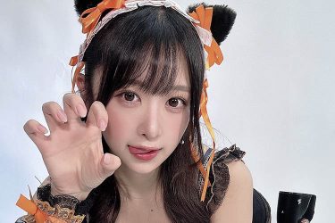 真島なおみ、ヤンチャな黒猫風コス