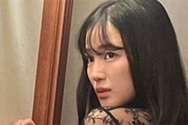 天木じゅん、スケ衣装で極上の天尻