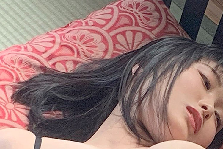 浅川まりな、奮い立つ強刺激オフショの画像1