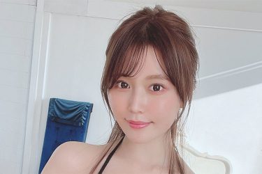 小日向ゆか、リボンブラでにっこり