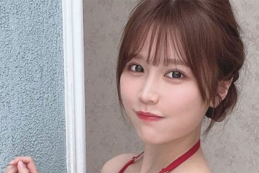 小日向ゆか、S字ラインの曲線美